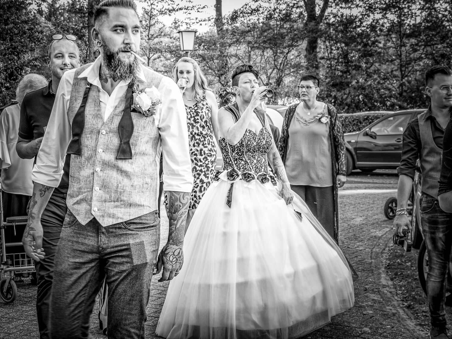 trouwfotograaf-trouwfotografie-aankomst-bruid-ceremonie-ina-kleiman-hoogeveen-drenthe